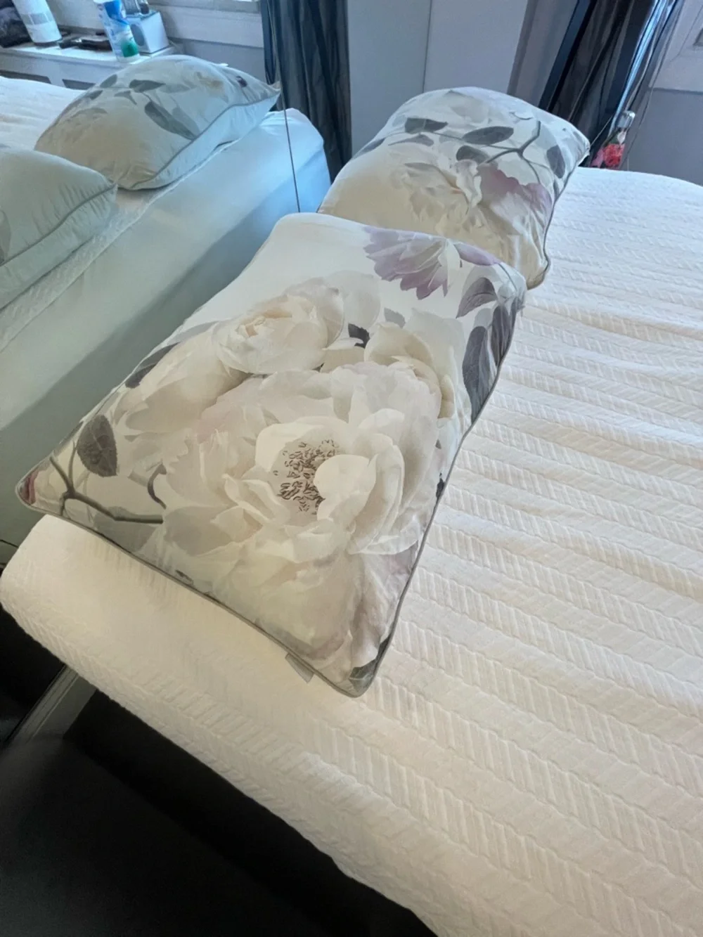 Ted Baker London Bouquet 3 Piece Set Queen Comforter and Coordinate Shams